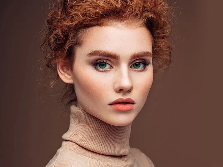 Jaki kolor włosów do jasnej cery? 5 idealnych odcieni
