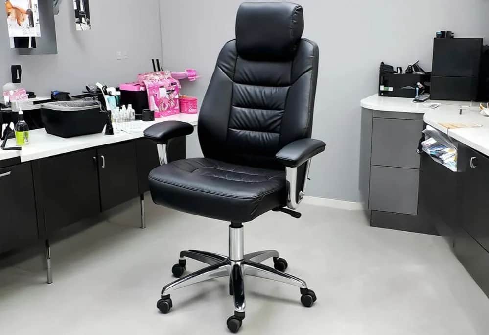 Jakie krzesło dla stylistki paznokci - 5 błędów, których musisz uniknąć