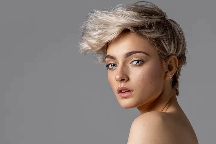 Lakier do włosów który nie skleja - uzyskaj naturalny efekt bez obciążenia