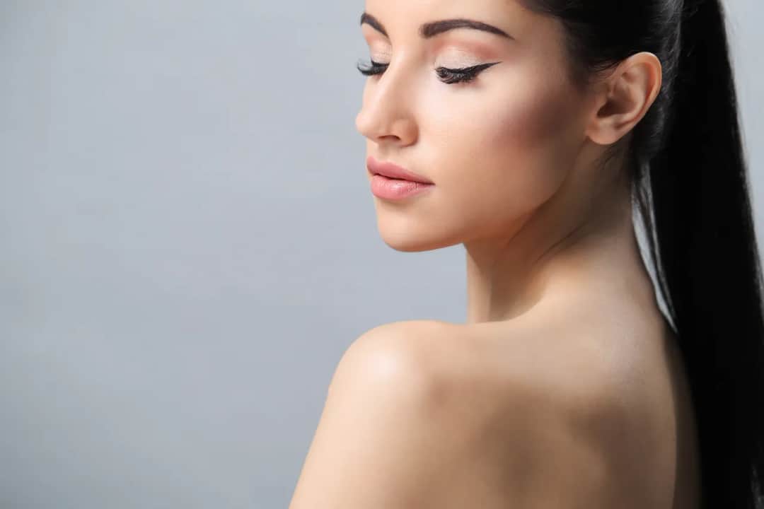 Ile trzymają się sztuczne rzęsy? Odkryj, co wpływa na ich trwałość