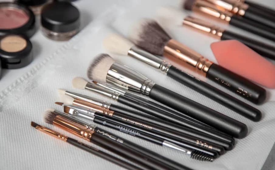 Czym dezynfekować kosmetyki: 7 skutecznych metod i ostrzeżenia