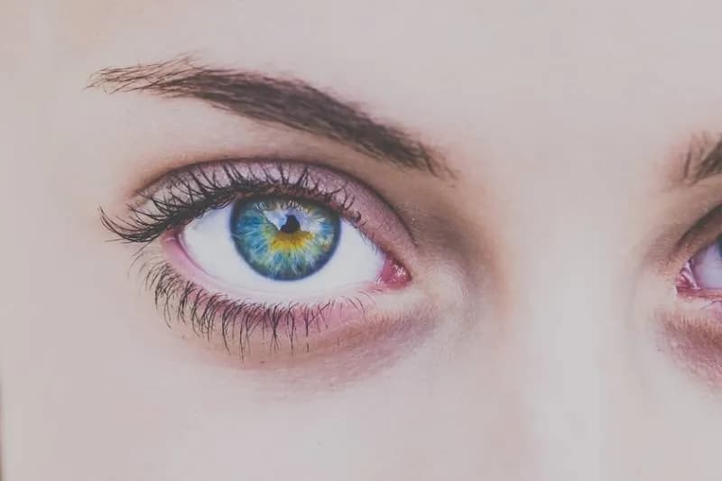 Jak wydłużyć rzęsy skutecznie? Sprawdzone metody i porady